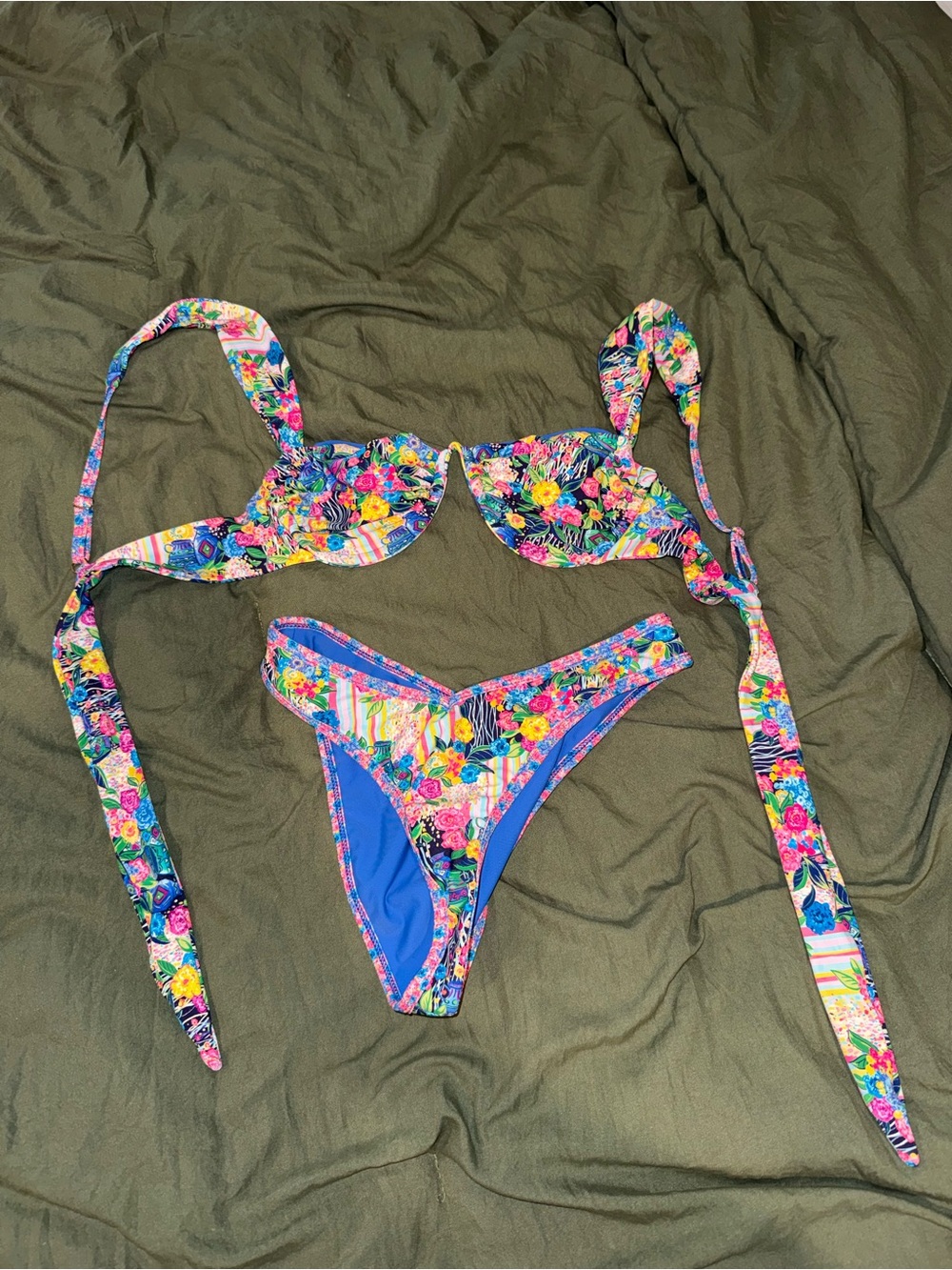 BYDEE set
